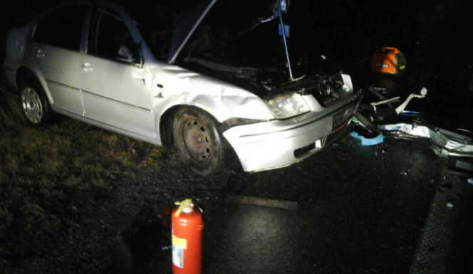 Při nehodě nákladního a osobního auta zemřel osmnáctiletý řidič