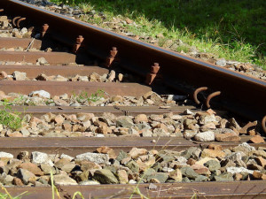 U Přerova srazil vlak člověka, vlaky nabíraly desítky minut zpoždění