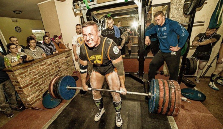 ROZHOVOR: Pracování na sobě a cvičení je můj životní styl, říká silový trojbojař Petr Folprecht