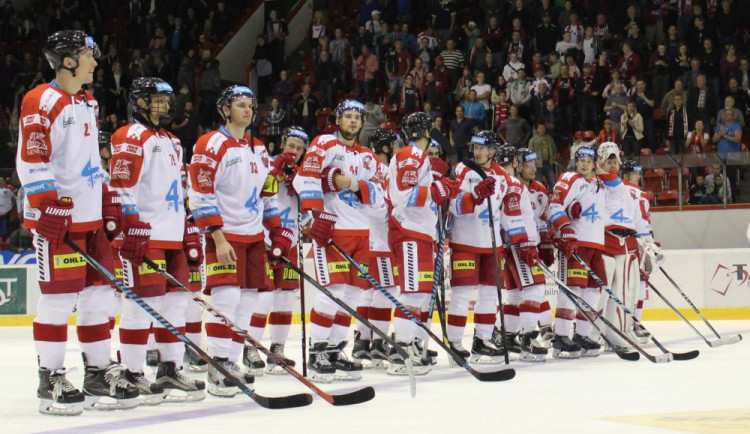 Kohouti se s fanoušky rozloučili v posledním zápase sezóny vysokou výhrou nad Pardubicemi