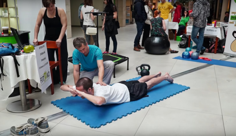 V rámci Světového dne zdraví si dnes můžete v Šantovce zjistit svou krevní skupinu i BMI zdarma