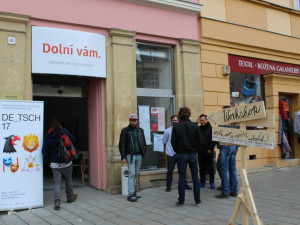 Dolní náměstí ožívá s Divadlem na cucky i jarními festivaly