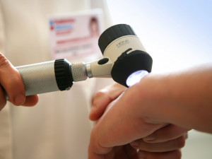 Zdravotníci v Nemocnici Přerov zájemcům zdarma vyšetří znaménka