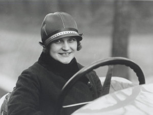 LEGENDY OLOMOUCKA: Eliška Junková, žena, která proháněla chlapy v Bugatti
