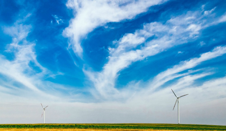 POČASÍ NA STŘEDU: Dnes bude foukat silný vítr. Teploty se budou pohybovat okolo 11 stupňů