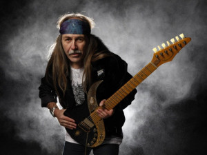 Místo zrušeného koncertu Dany Fuchs na Bounty Rock Café Open Air zahraje kytarista Uli Jon Roth