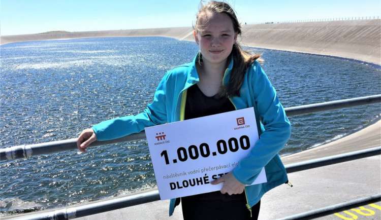 Dlouhé Stráně navštívil miliontý návštěvník, je jím třináctiletá Anička