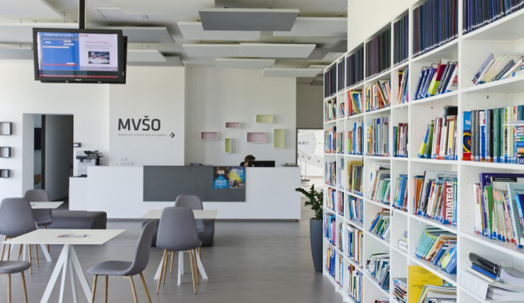 V BEA campusu otevřeli nový prostor InfoHUB pro rozvoj studentů a mladých lidí