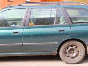 Vandal se po týdnu vrátil do Grégrovy ulice v Olomouci, klíčem přejel dalších děvět aut