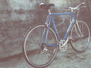 Cyklistka jela v noci po středu cesty, nadýchala více jak tři promile