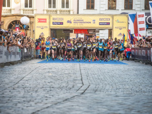 Na startovní čáru horkého půlmaratonu v Olomouci se postaví elitní bežci i tisícovky nadšenců