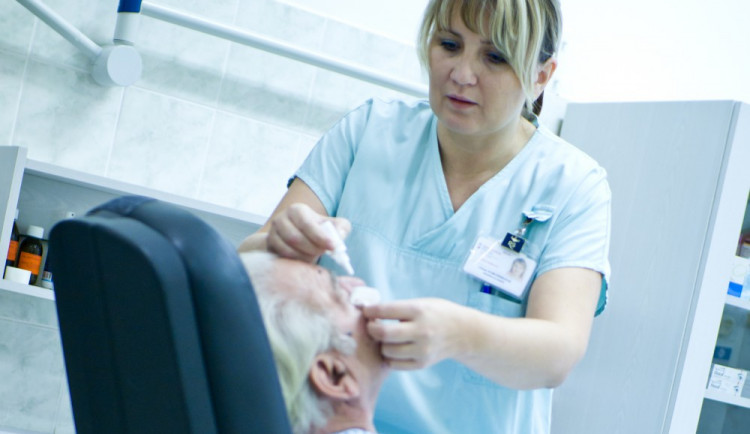 Oční lékaři varují: Léto je pro oči nejnáročnější období