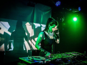 Čtvrtý ročník multižánrového festivalu Letiště se ponese v duchu art & party