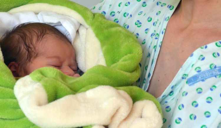 Ve šternberské nemocnici se letos narodilo pětisté miminko, je jím malý David z Litovle