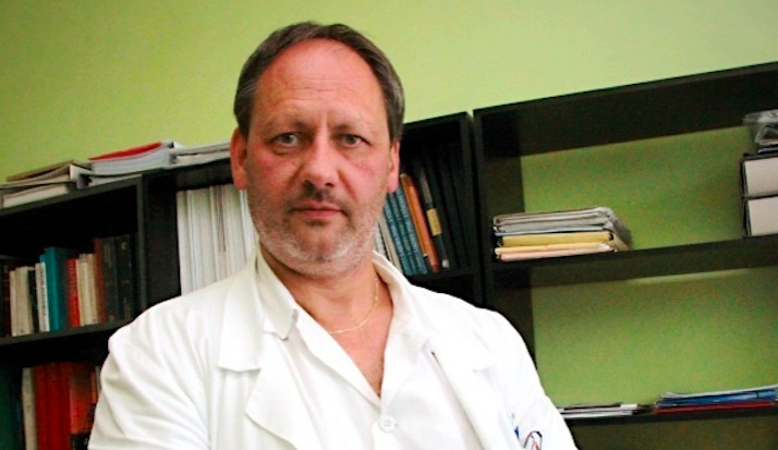 Olomoucký lékař vymyslel meziobratlový implantát z titanu