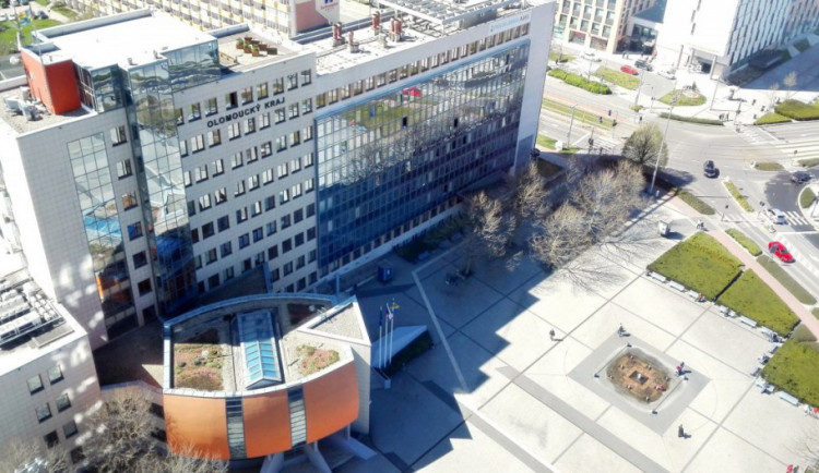 Hejtmanství rozdělí mezi osmnáct projektů na prevenci kriminality 1,5 milionu