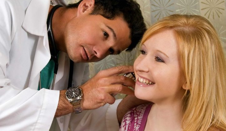 Odborníci Nemocnice Prostějov varují: Léto přináší řadu skrytých nástrah pro uši a sluch