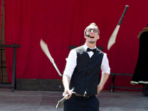 KULTURA V OLOMOUCI: Žonglérská show u Terezské brány nebo stand-up v letním kině