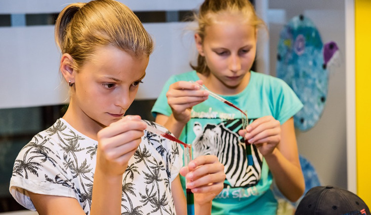 V Pevnosti poznání se již třetí týden konají příměstské tábory. Prázdniny s vědou děti baví