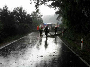 Hasiči se v kraji opět potýkali s následky silných bouřek, v sobotu zaznamenali dvacet událostí