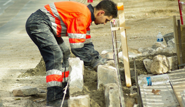 Firmám v Olomouckém kraji chybí stovky zaměstnanců. Nejvíce dělníci, řemeslníci a skladníci