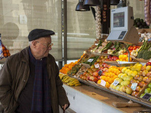Výzkum: Polovina Čechů spotřebovává i prošlé potraviny