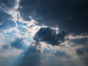 POČASÍ NA SOBOTU: Teploty spadnou o deset stupňů, zaprší jen ojediněle