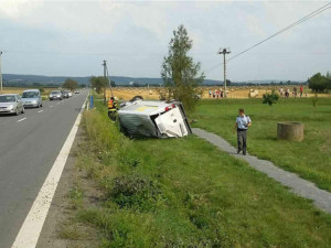 FOTO: Hasiči zasahovali hned u dvou nehod, které se staly téměř současně