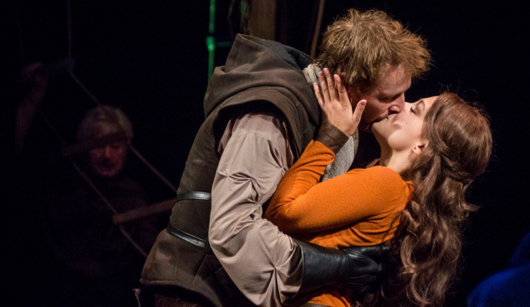 Festival Moravské Divadelní léto nabídne open-air inscenaci Robin Hood