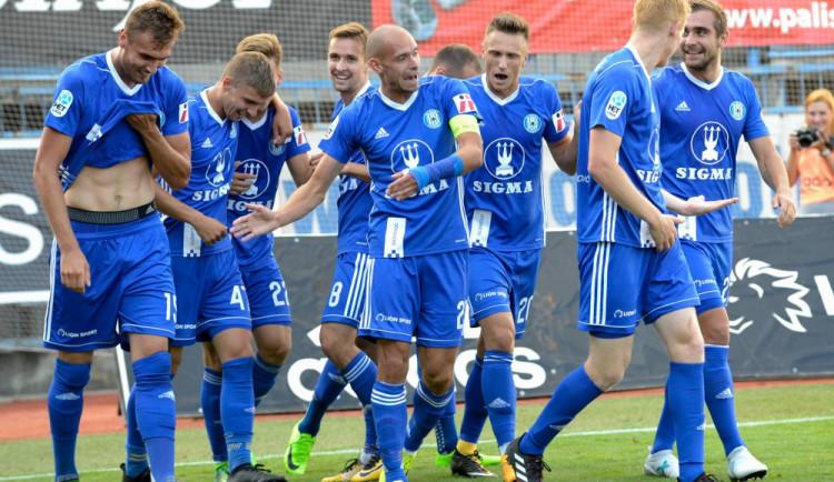 Olomouc vstřelila tři góly během pěti minut a vyhrála nad Zbrojovkou 3:0
