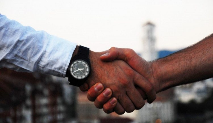 Univerzita Palackého bude školit středoškoláky v diplomacii