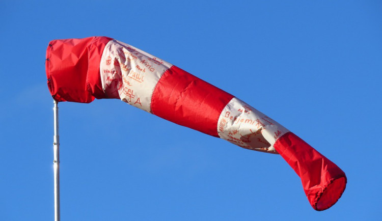 POČASÍ NA ÚTERÝ: Teploty kolem dvacítky, pozor na silnější vítr