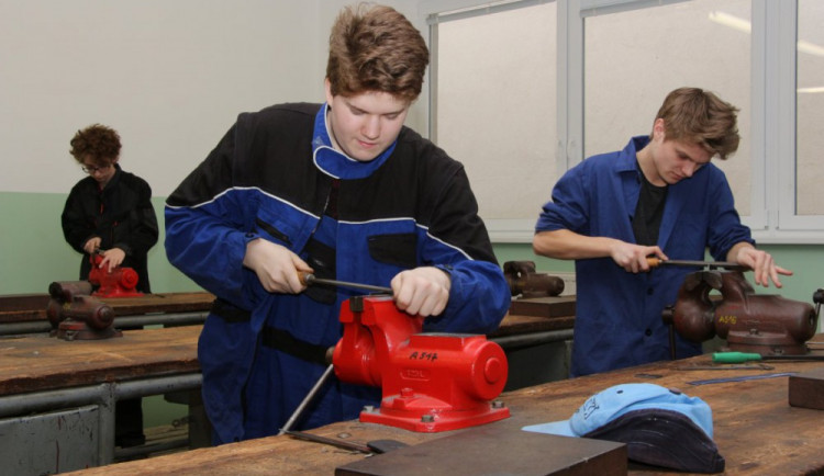 Olomoucký kraj podpoří stipendiem studenty učebních a maturitních oborů