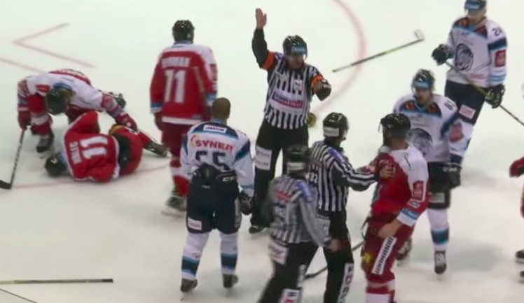 VIDEO: Liberecký Ševc dostal za ostrý zákrok na Holce třízápasovou stopku