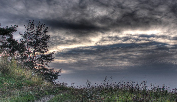 POČASÍ NA ÚTERÝ: Teploty budou proklatě nízko, odpoledne navíc začne pršet