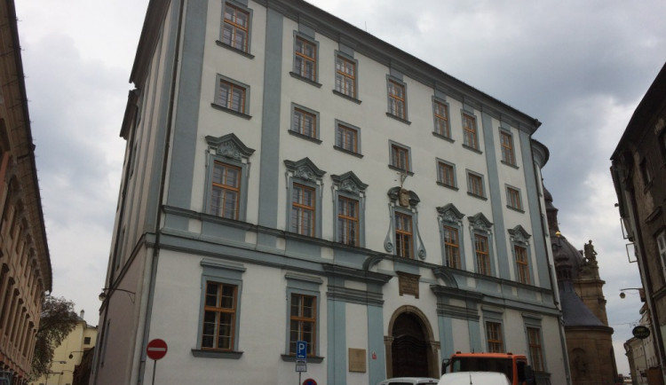 Budova teologické fakulty v Univerzitní slaví 300 let. Jedná se o jednu z nejstarších univerzitních budov