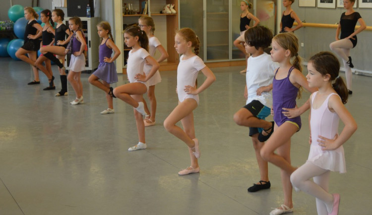Baletní studio Moravského divadla nabírá malé baletky a baleťáky