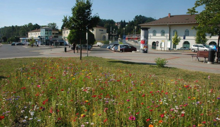 U nádraží v Zábřeze přibudou parkovací místa