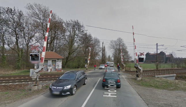 Přejezd v Holici (zdroj: Goodle Maps)