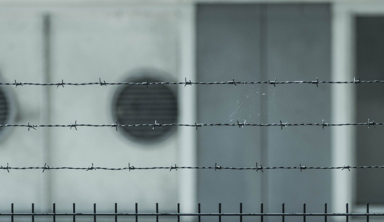 Dnešním dnem počínaje fungují v Česku už jen dva typy věznic