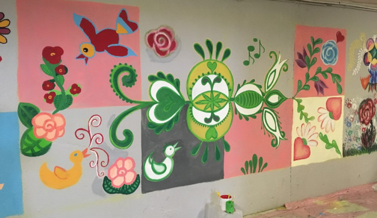 Vymalovaný podchod pod Brněnskou ulicí z května minulého roku