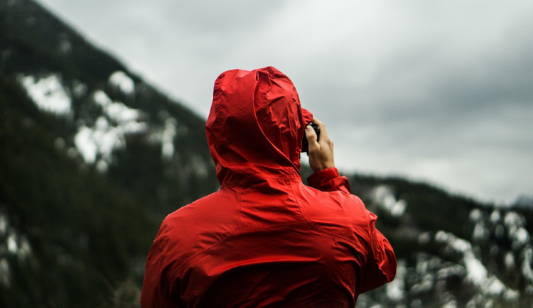 POČASÍ NA SOBOTU: Jestli plánujete výlet, nezapomeňte si přibalit pláštěnky