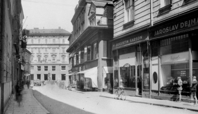 PO STOPÁCH... Jaroslava Dejmala, cukráře, který si získal nejen Olomoučany vyhlášenými bonbony