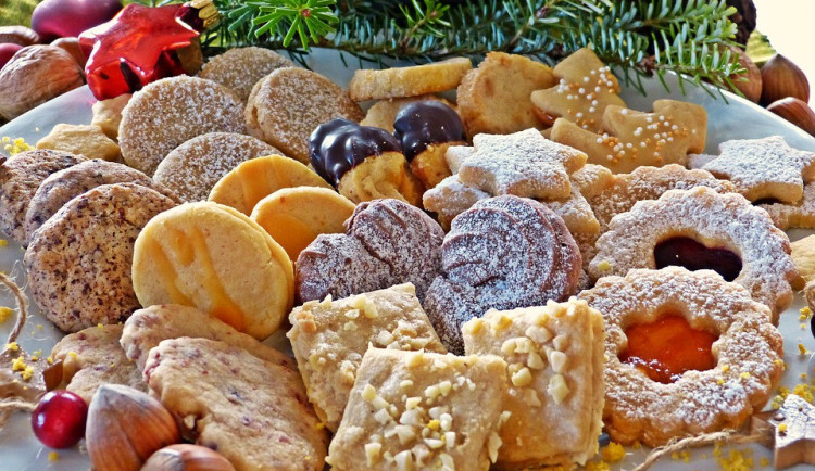 Lidé už si objednávají vánoční cukroví. Letos bude dražší, může za to cena másla a nedostatek ořechů