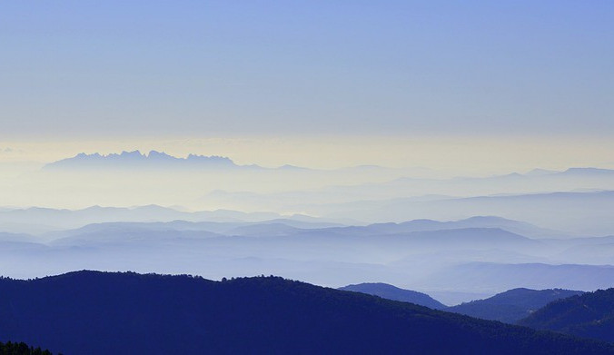POČASÍ NA ÚTERÝ: Bude jasno, inverze se však může udržet celý den. Teploty překročí dvacítku