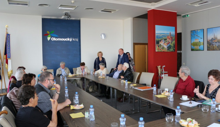 Kraj vyčlení peníze pro lidi, které věznili nacisti. Přispěje na léčebné výlohy