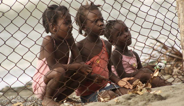 Olomoucká charita pomohla ošetřit na Haiti 240 dětí. I díky kohoutkové vodě v olomouckých podnicích