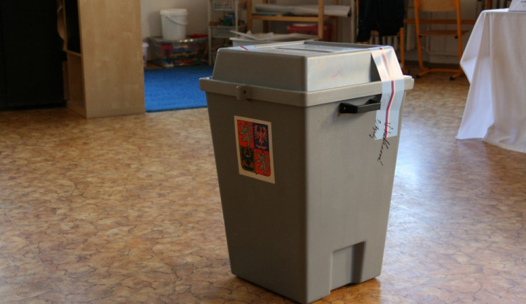 ŽIVĚ: Volební místnosti se uzavřely. Sledujte výsledky voleb v Olomouckém kraji
