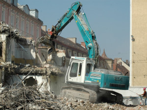 Ve Škodově ulici v Přerově začne demolice čtyř opuštěných domů