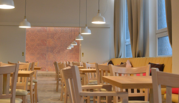 V Olomouci otevírá cukrárna Katrin. Láká na nádherný interiér i domácí dorty a dezerty